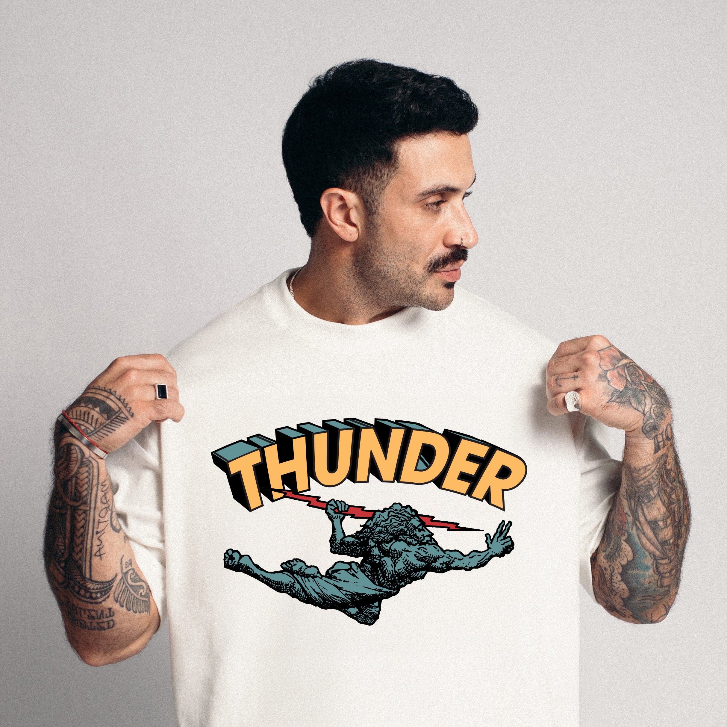 Camiseta Oversized Vintage Off-White Thunder God Co. Super