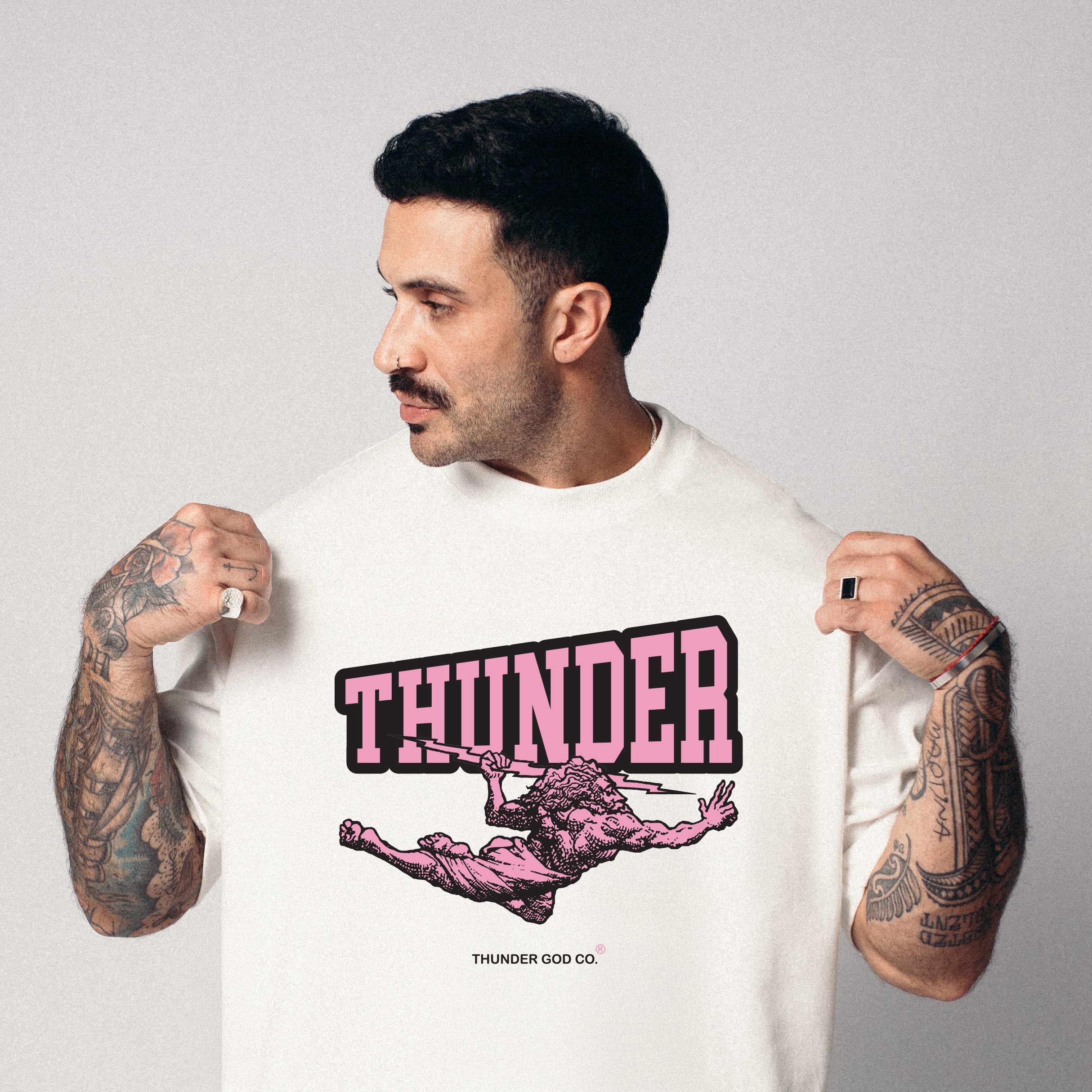 Camiseta Oversized Vintage Off-White Thunder God Co.